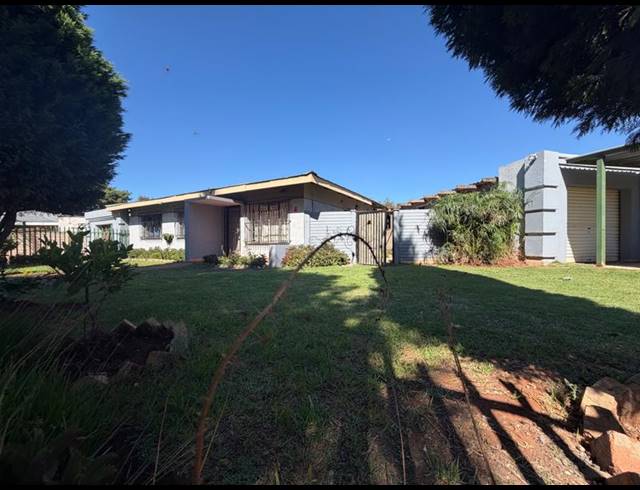 7 BEDROOM HOUSE FOR SALE IN VANDERBIJLPARK CW 1